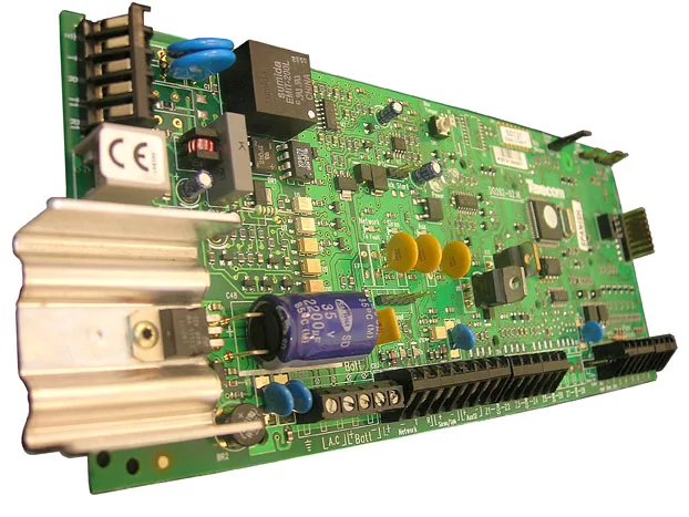 Central de Alarma 4 Zonas Expandible a 16 / Premier 412